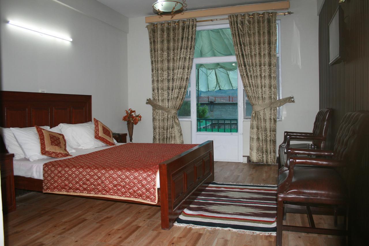 Pine Top Hotels Naran Extérieur photo
