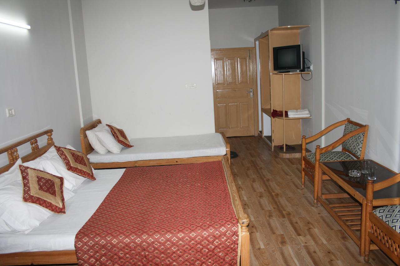 Pine Top Hotels Naran Extérieur photo